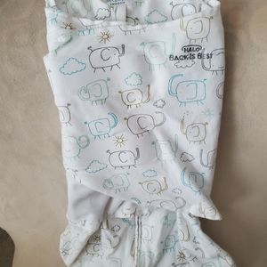 Halo Velcro Sleep Sack Swaddle in Newborn Size (6-12 lbs.) Great condition